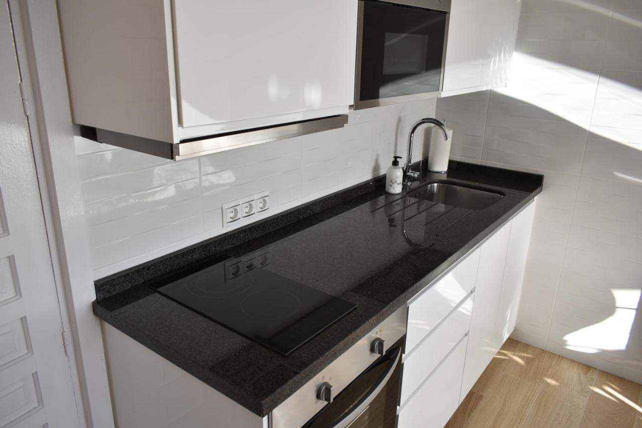 Benal Beach, Luxury Sea & Mountain View Beachside 1 Bedroom Apartment Benalmádena Eksteriør billede